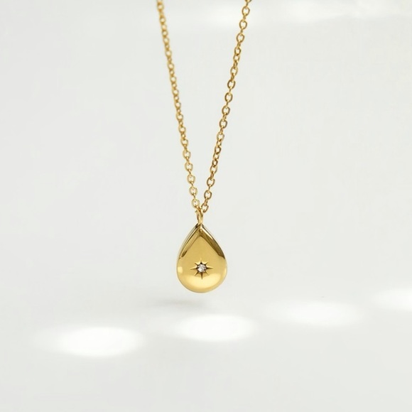 Teardrop Crystal Star Necklace | Gold Plated Stainless Steel - Picture 2 of 4